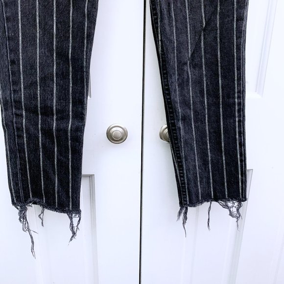 Reformation Roper Cropped Straight Jean in Sulu - Picture 6 of 7